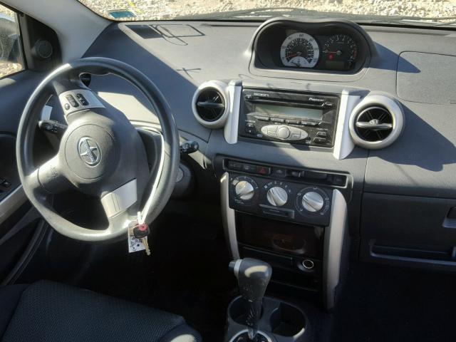 JTKKT604X65017656 - 2006 TOYOTA SCION XA SILVER photo 9