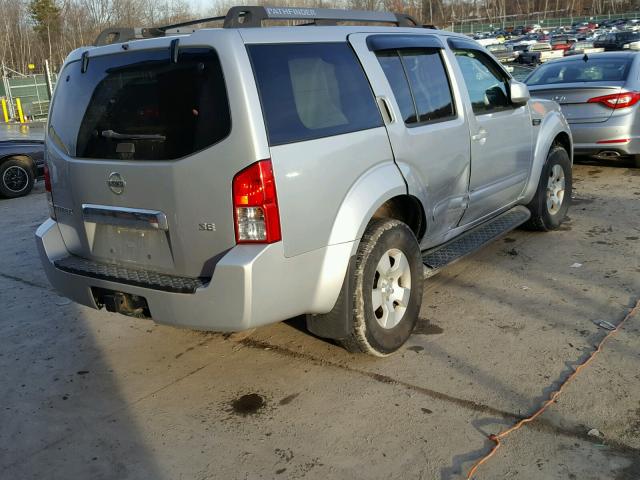 5N1AR18W05C769737 - 2005 NISSAN PATHFINDER SILVER photo 4