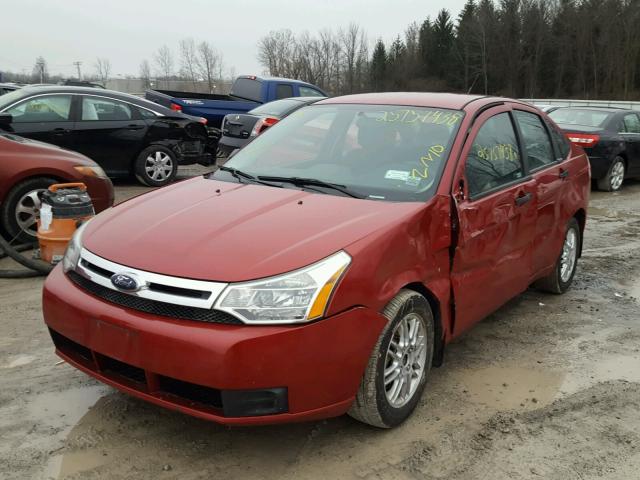 1FAHP35N19W120216 - 2009 FORD FOCUS SE RED photo 2