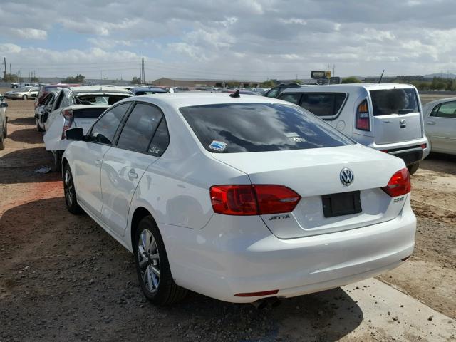 3VWDZ7AJ4BM324430 - 2011 VOLKSWAGEN JETTA SE WHITE photo 3