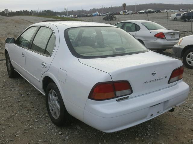 JN1CA21D8VT820486 - 1997 NISSAN MAXIMA GLE WHITE photo 3