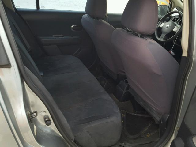 3N1BC13E57L376643 - 2007 NISSAN VERSA S GRAY photo 6