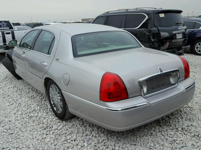 1LNHM82W06Y634616 - 2006 LINCOLN TOWN CAR S TAN photo 3