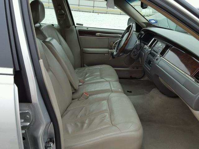 1LNHM82W06Y634616 - 2006 LINCOLN TOWN CAR S TAN photo 5