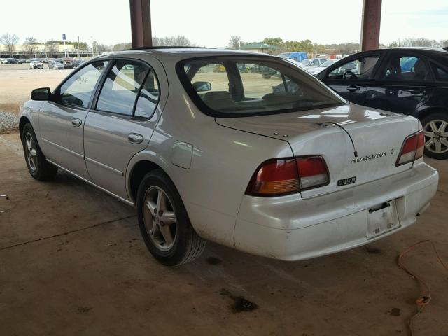 JN1CA21D5VT213705 - 1997 NISSAN MAXIMA GLE WHITE photo 3