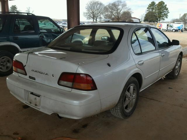 JN1CA21D5VT213705 - 1997 NISSAN MAXIMA GLE WHITE photo 4