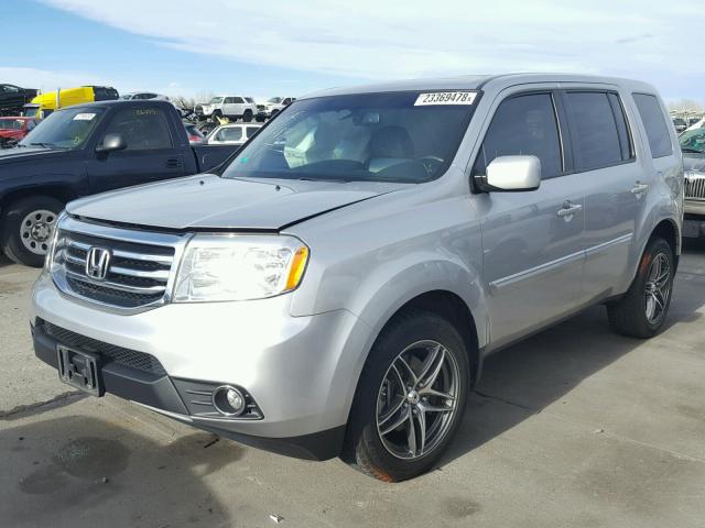 5FNYF4H53CB083891 - 2012 HONDA PILOT EXL SILVER photo 2