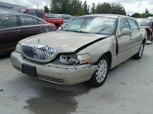 1LNHM81W56Y640641 - 2006 LINCOLN TOWN CAR S BEIGE photo 2