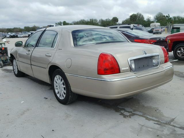 1LNHM81W56Y640641 - 2006 LINCOLN TOWN CAR S BEIGE photo 3