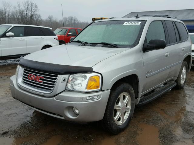 1GKDT13S962260717 - 2006 GMC ENVOY SILVER photo 2