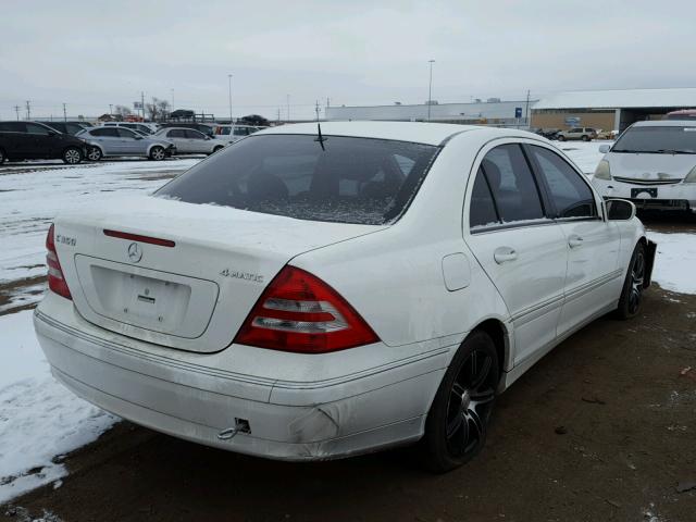 WDBRF87H66F740558 - 2006 MERCEDES-BENZ C 350 4MAT WHITE photo 4