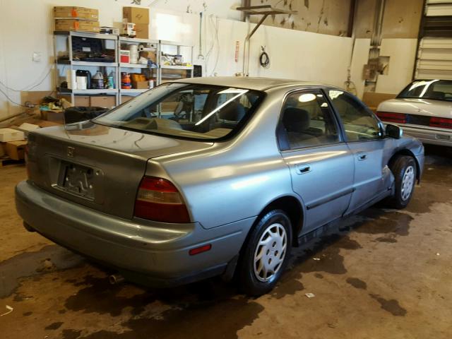 JHMCD5642RC055598 - 1994 HONDA ACCORD LX GREEN photo 4