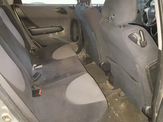 JHMGD37657S818920 - 2007 HONDA FIT S SILVER photo 6