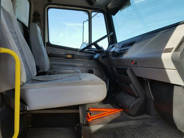 1FVABTBVX2HJ88043 - 2002 FREIGHTLINER MEDIUM CON WHITE photo 5