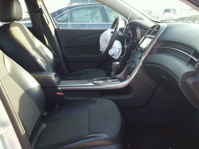 1G11D5RRXDF105048 - 2013 CHEVROLET MALIBU 1LT 银色 照片 5