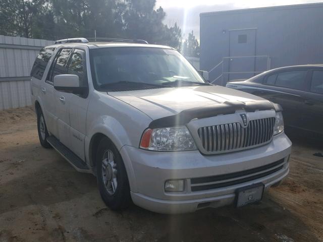 5LMFU27576LJ15318 - 2006 LINCOLN NAVIGATOR WHITE photo 1