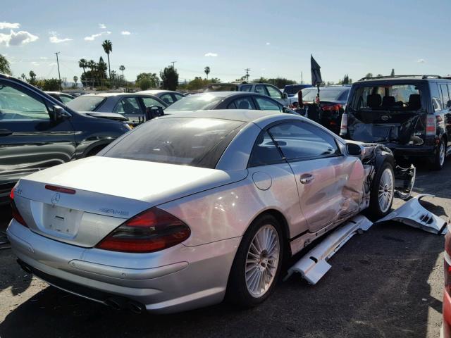 WDBSK74FX3F043285 - 2003 MERCEDES-BENZ SL 55 AMG SILVER photo 4