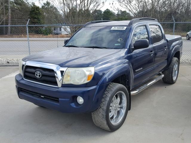 3TMJU62N38M051330 - 2008 TOYOTA TACOMA DOU BLUE photo 2