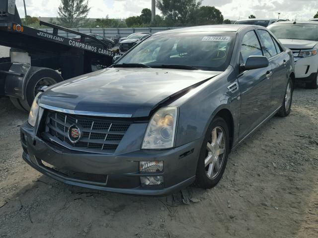 1G6DW67V680148611 - 2008 CADILLAC STS WHITE photo 2