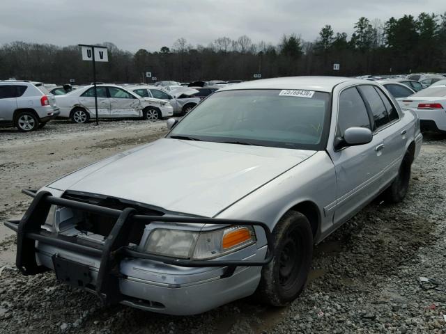 2FAFP71W7YX115537 - 2000 FORD CROWN VICT GRAY photo 2