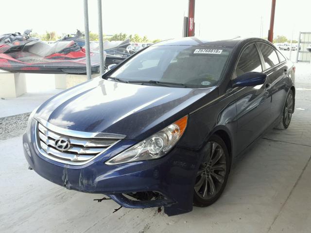 5NPEC4AB1CH441468 - 2012 HYUNDAI SONATA SE BLUE photo 2