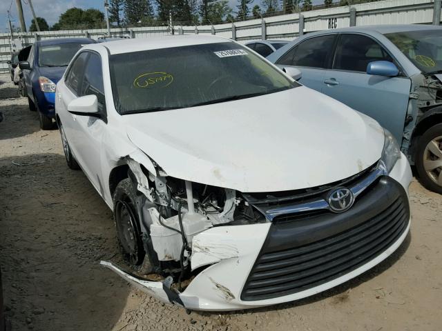 4T4BF1FK0FR477312 - 2015 TOYOTA CAMRY LE WHITE photo 1
