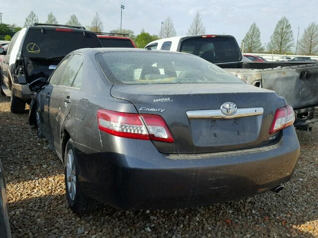 4T4BF3EK0AR035555 - 2010 TOYOTA CAMRY BASE GRAY photo 3