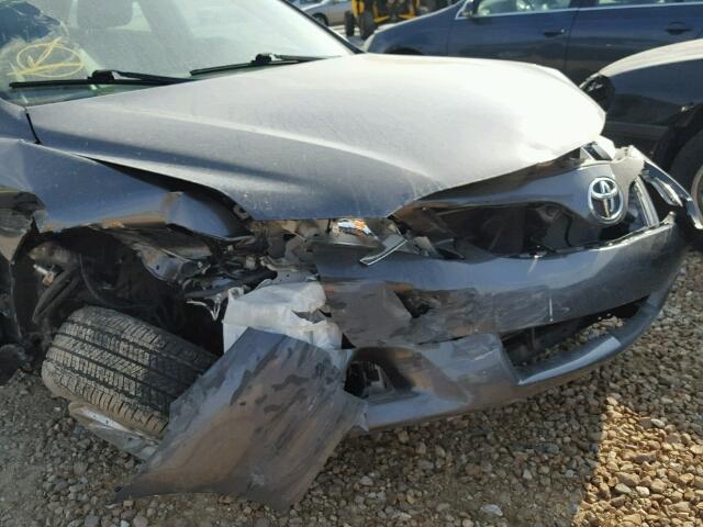 4T4BF3EK0AR035555 - 2010 TOYOTA CAMRY BASE GRAY photo 9