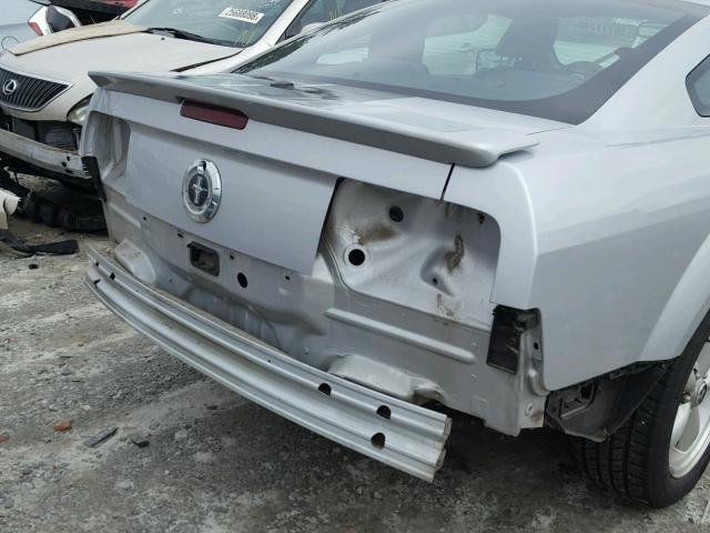 1ZVHT80N475325829 - 2007 FORD MUSTANG SILVER photo 9