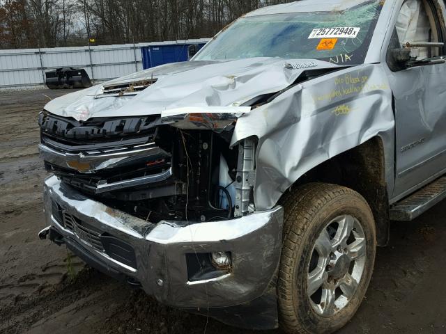 1GC1KWEYXHF243615 - 2017 CHEVROLET SILVERADO SILVER photo 9