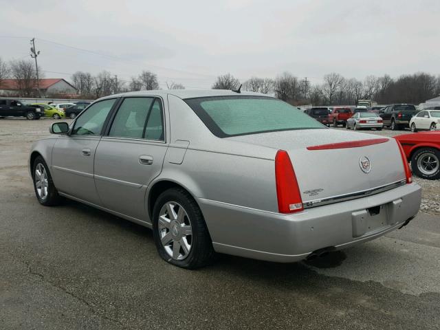 1G6KD57YX7U126670 - 2007 CADILLAC DTS SILVER photo 3