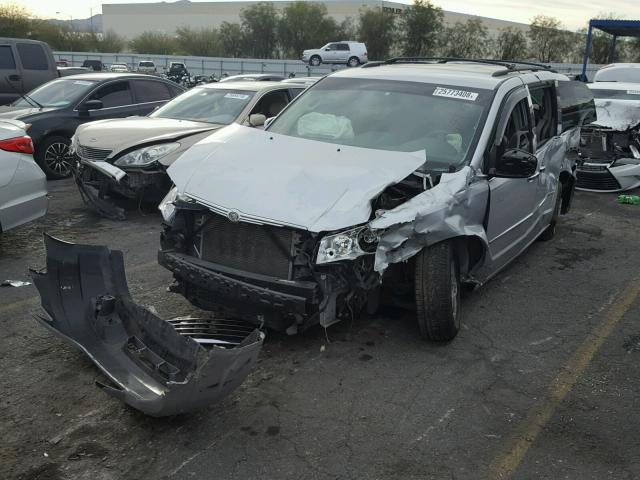 2A4RR5D1XAR113338 - 2010 CHRYSLER TOWN & COU SILVER photo 2