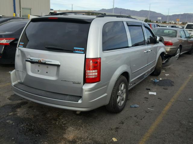 2A4RR5D1XAR113338 - 2010 CHRYSLER TOWN & COU SILVER photo 4