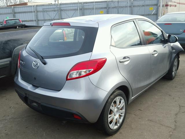 JM1DE1KY4D0152400 - 2013 MAZDA MAZDA2 SILVER photo 4