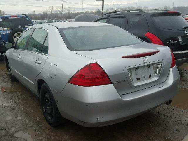 1HGCM56477A169317 - 2007 HONDA ACCORD LX SILVER photo 3