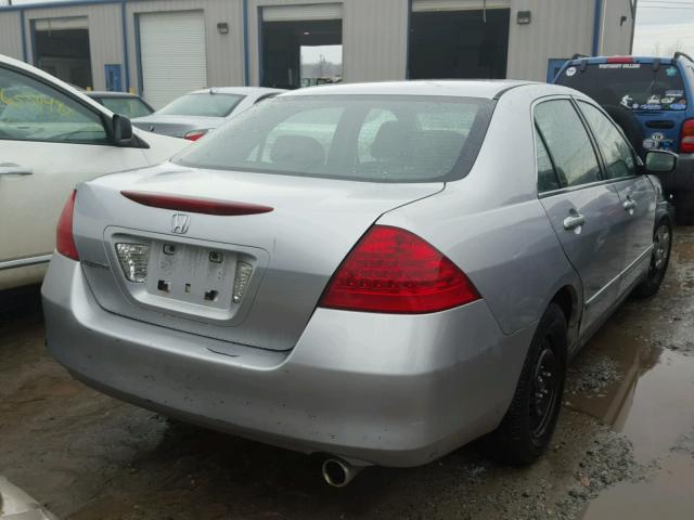 1HGCM56477A169317 - 2007 HONDA ACCORD LX SILVER photo 4