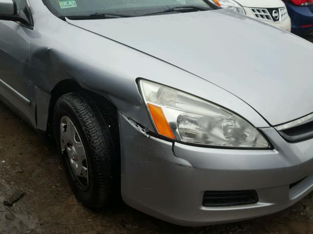 1HGCM56477A169317 - 2007 HONDA ACCORD LX SILVER photo 9