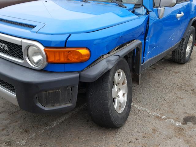 JTEBU11F070012693 - 2007 TOYOTA FJ CRUISER BLUE photo 9