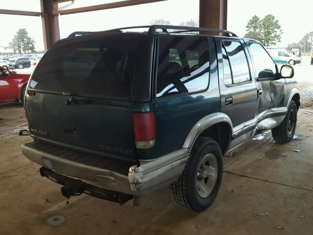 1GNCS13W0V2136838 - 1997 CHEVROLET BLAZER GREEN photo 4