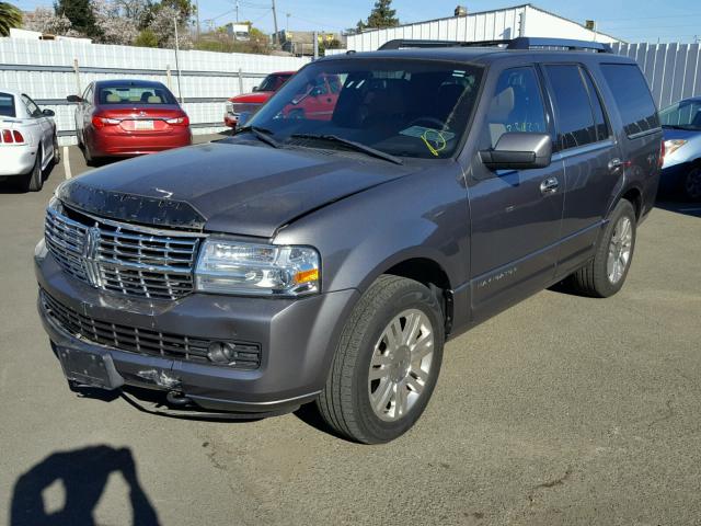 5LMJJ2J50BEJ06406 - 2011 LINCOLN NAVIGATOR GRAY photo 2