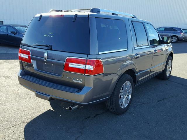 5LMJJ2J50BEJ06406 - 2011 LINCOLN NAVIGATOR ნაცრისფერი ფოტო 4