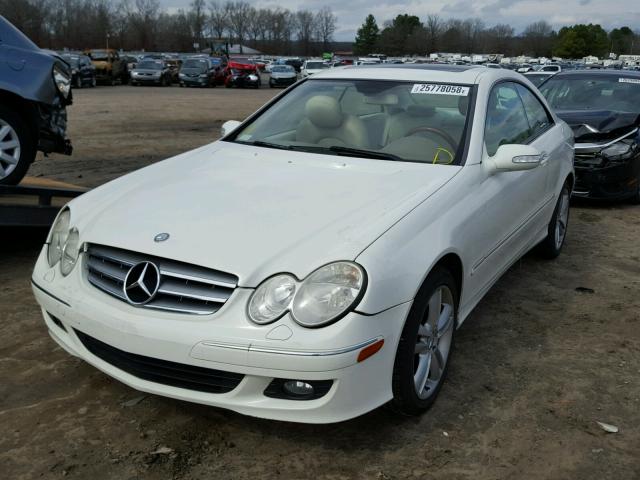 WDBTJ56H47F224785 - 2007 MERCEDES-BENZ CLK 350 WHITE photo 2