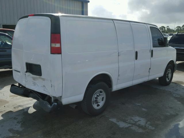 1GCGG25CX81133444 - 2008 CHEVROLET EXPRESS G2 WHITE photo 4