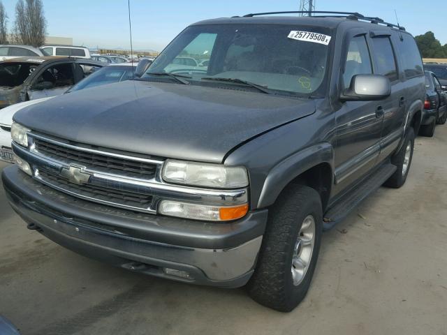 3GNGK26U2YG172740 - 2000 CHEVROLET SUBURBAN K GRAY photo 2