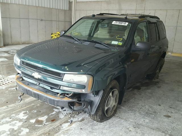 1GNDT13S452138803 - 2005 CHEVROLET TRAILBLAZE GREEN photo 2