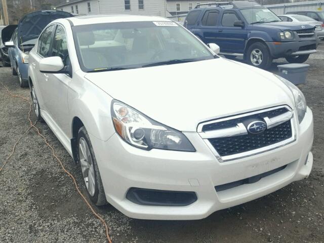 4S3BMBD6XE3013576 - 2014 SUBARU LEGACY 2.5 WHITE photo 1