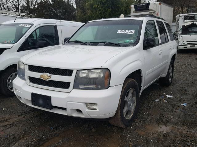 1GNDT13S562293572 - 2006 CHEVROLET TRAILBLAZE WHITE photo 2