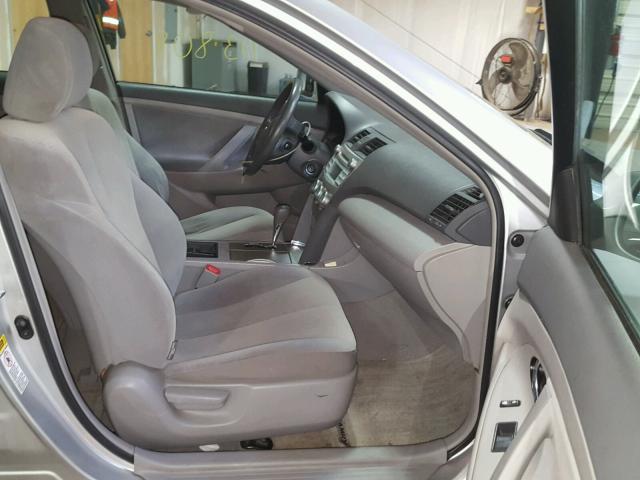 4T1BE46K78U749498 - 2008 TOYOTA CAMRY CE SILVER photo 5