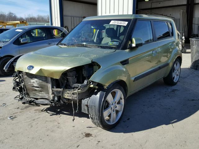 KNDJT2A2XA7097269 - 2010 KIA SOUL + GREEN photo 2