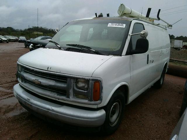 1GCFG25W111153707 - 2001 CHEVROLET EXPRESS G2 WHITE photo 2